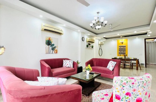 Green Park Apartment | BluO 3BHK Safdarjung Enclave, Lift & Terrace Garden