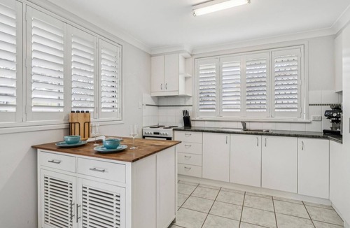 Urunga Villa | Boardwalk Breeze - Pet friendly