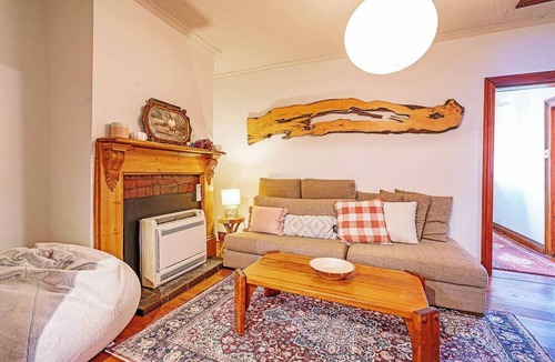 Hobart Central Business District Cottage | Bobs Cottage Nostalgic Charm and Homely Comfort