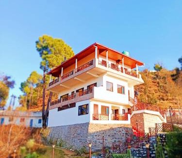 Almora Hotel | Boros Resorts Binsar