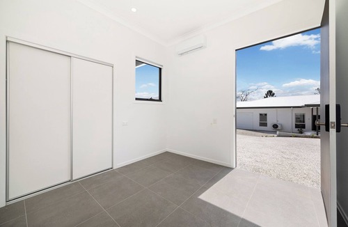 Goodna House | Brand New Luxury 3 bedroom Home/3 ensuite - bathroom/Free Wifi