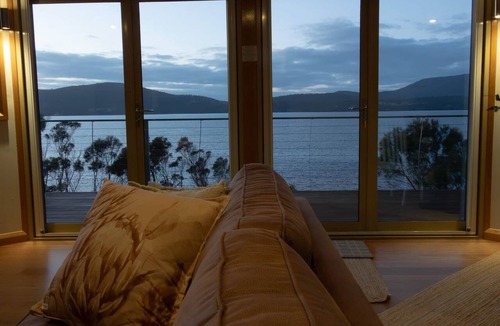 Gordon House | Breathtaking Views - 3 Bedroom House