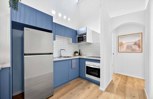 Scarborough Apartment | Bright 2-Bed Unit Near Scarborough Beach