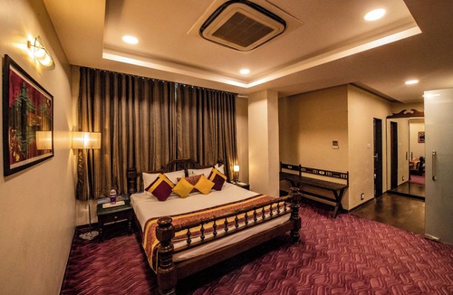 Indore Hotel | Brilliant Hotel & Convention Center