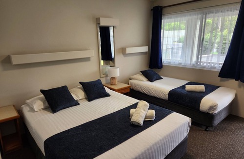 Gloucester Hotel | Bucketts Way Motel