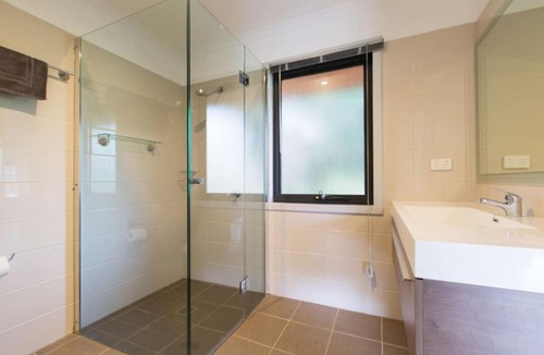 Jindabyne House | Bush Rock Touchdown Cottages