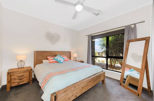 Moonta Bay Hotel | Calm Waters, Moonta Bay