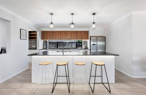 Mango Hill House | Capestone Cove - Spacious Modern Home - Mango Hill