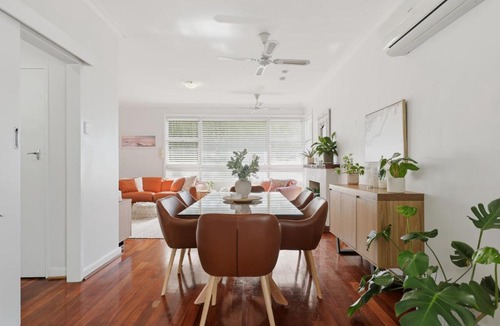 Rockingham House | Central Rockingham 4BR Garden, Beaches & Shops