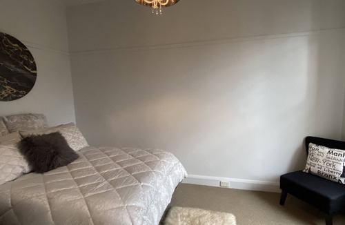 Launceston CBD Bed & Breakfast | Charles 164a Central City