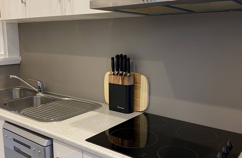 Launceston CBD Bed & Breakfast | Charles 164a Central City