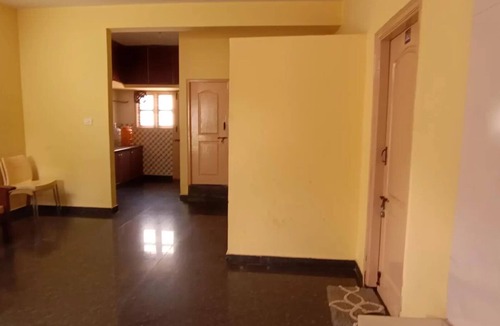 Yelahanka House | Charming 2-bedroom hotel with WiFi, AC in vibrant Bangalore