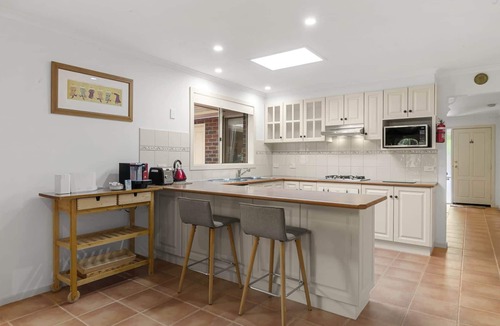 Werribee House | Charming 3-Bed Family Home with Amazing Garden