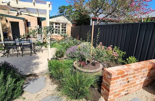 Exeter House | Charming! 3 Bed Garden by Beach