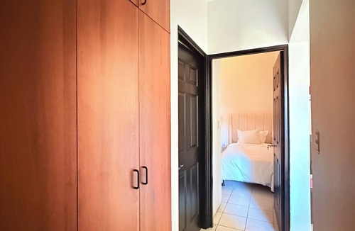 Ticuantepe House | Charming 3-bedroom Black & White house in peaceful Ticuantepe with AC