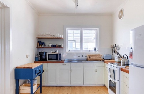 Port Macdonnell House | Charming Beachside Stay in Port MacDonnell