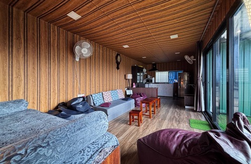 Chikkaballapur Bed & Breakfast | Charming Container Home in the scenic Nandi Hills with AC & Fresh water Ponds