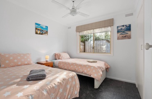 Ocean Grove House | Charming Riverside Unit in Paradise FREE Wi-Fi