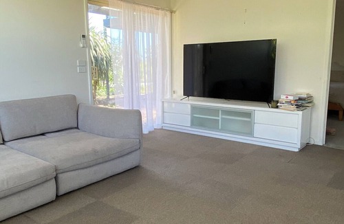 Rye Cottage | Charming Self-Contained Cottage in Heart of Rye - Close to Beaches & Hot Springs
