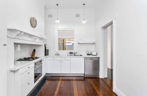 West Perth House | Chic Semi-Detached 2-Bed Home with Outdoor Dining