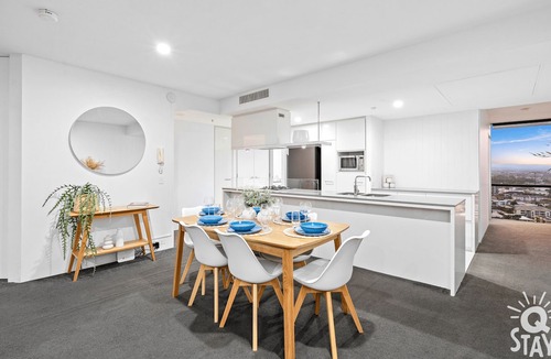 Surfers Paradise Apartment | Circle on Cavill 3 Bedroom Ocean View — Q Stay