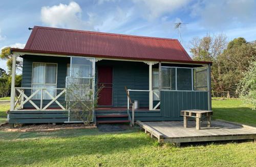 Langwarrin South House | Classic Cabin
