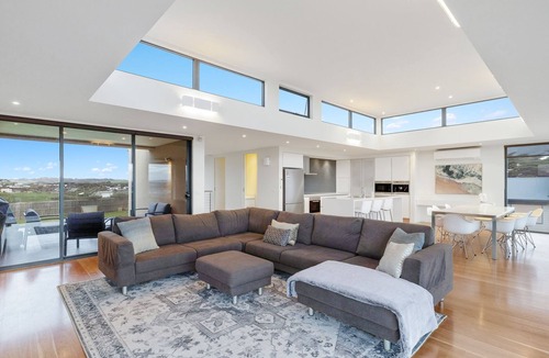 Surf Beach House | Cloudview in Surf Beach