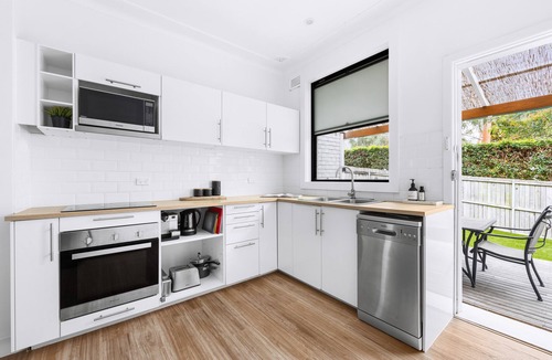 Mona Vale House | Coastal 3 Bedroom House With Private Oasis