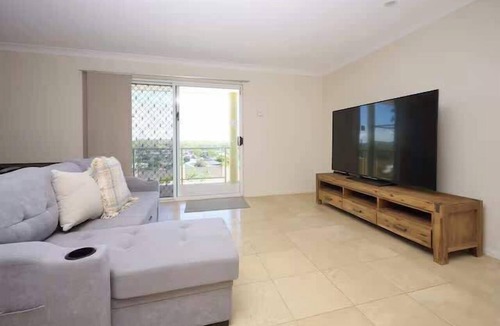Woolgoolga House | Coastal Retreat with Pool and Balcony Views