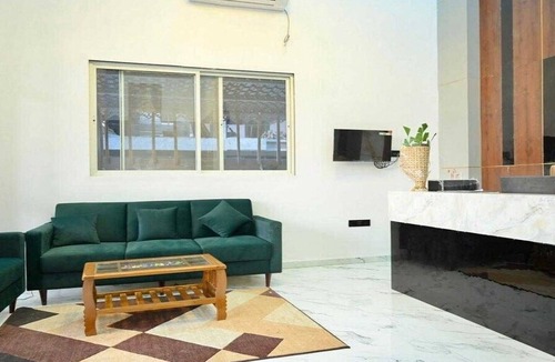 Mohangarh House | Collection O Aishbagh Railway Junction