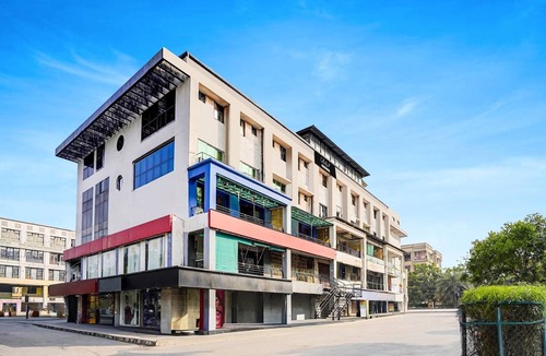 Infocity House | Collection O Infocity Metro Station