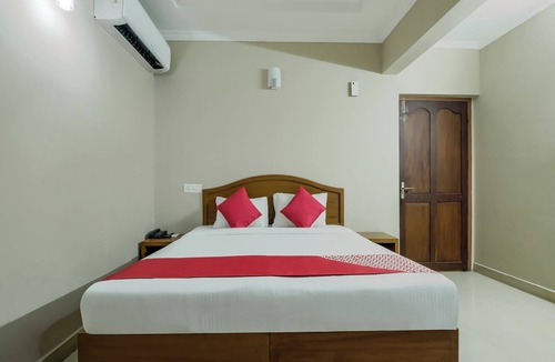 Ernakulam South Hotel | Collection O Kadavanthra Near South