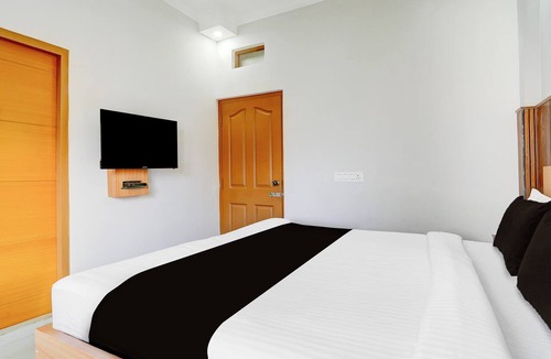 Shenoys Hotel | Collection O Market Road Ernakulam