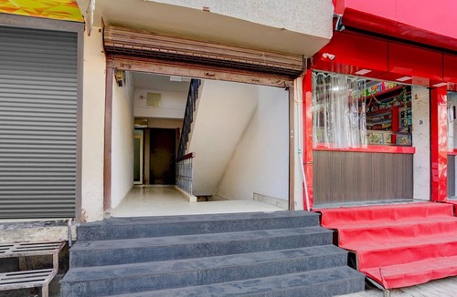 Allahabad House | Collection O Prayag Railway Junction