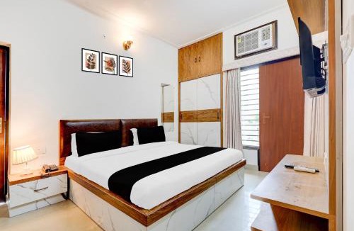 Taj Ganj Hotel | Collection O Taj East Metro Station Formerly Prem Villas Home Stay