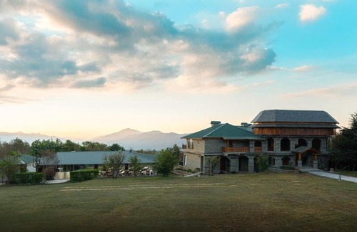 Gunehr Hotel | Colonel's Resort