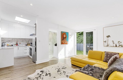 Battery Point Cottage | "Colonial Hampdens" Splendid Luxury Georgian Cottage 1 - Genuine 2 Bedroom