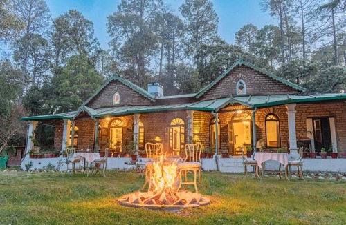 Majkhali Resort | Colonial Retreat - Ranikhet by VEO, StayVista - 3BHK Pet-Friendly Villa with BBQ
