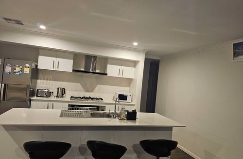 Hilbert House | Come & experience comfort away from home, locates 2mins away from the highway.