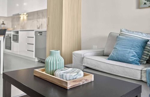 Rockingham Apartment | Comfortable 2BR Rockingham Apartment