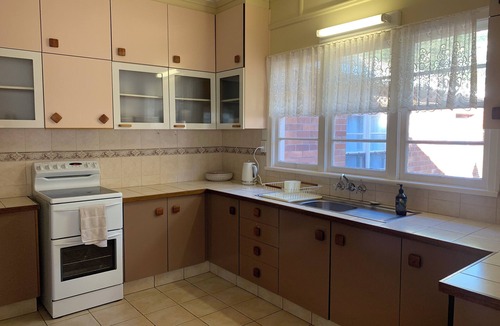Mount Lofty House | Comfortable house on Curzon St with room for the whole family