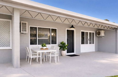 Pimlico Apartment | Comfortable Townsville Retreat Near Mater Hospital