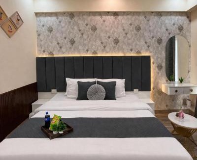 Greater Noida House | Comfy Vibes Stay Luxury Studio Near Expo