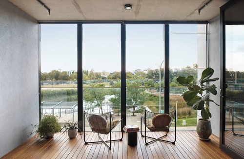 Kingston Apartment | Contemporary 1-bd apartment, with extra queen bed & parking, in vibrant Kingston
