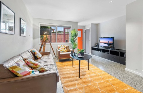 Port Melbourne Apartment | Convenient Bayside Living at the Edge of the City