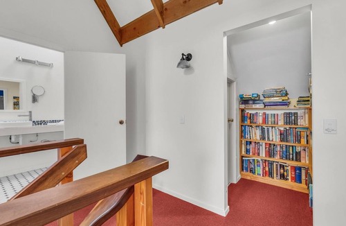 Merimbula House | Cornwall Cottage - Fantastic Lake View