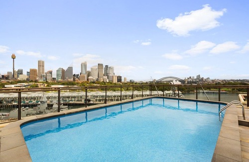 Potts Point Apartment | Cosy 1-Bed with Swimming Pool Facing Opera House