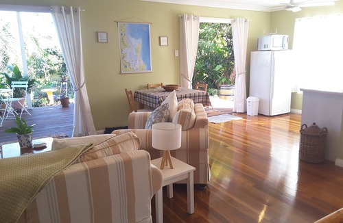 Manly West Apartment | Cosy Bayside Studio - Spring Into Relaxation By The Bay