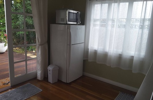 Manly West Apartment | Cosy Bayside Studio - Spring Into Relaxation By The Bay