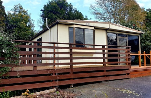Beauty Point Cottage | Cosy, comfortable retro cottage
